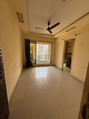 Room in 2 BHK Apartment at Seawoods – for Rent
