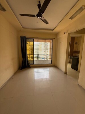 Room in 2 BHK Apartment at Seawoods – for Rent