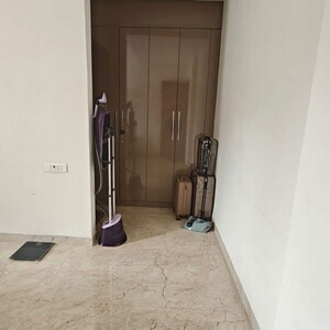 Room in 2 BHK Apartment at Unitech Uniworld Gardens 2, Sector 47 – for Rent