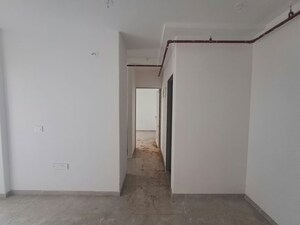 Room in 1 BHK Apartment at Enso Sanza, Kandivali East – for Rent