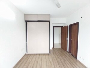 Room in 3 BHK Apartment at Conscient Heritage Max, Sector 102 – for Sale