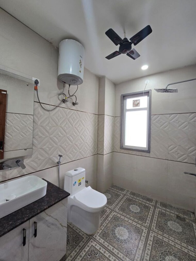 Bathroom, ardee-city 2 Bedroom 1322 Sq.Ft. Builder Floor In Sector 52 Gurgaon 10755234