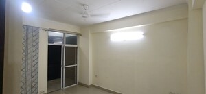 Room in 3.5 BHK Apartment at Skytech Matrott, Sector 76 – for Rent
