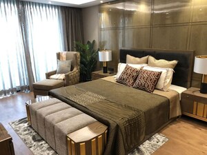 Room in 4 BHK Apartment at Conscient Heritage Max, Sector 102 – for Sale