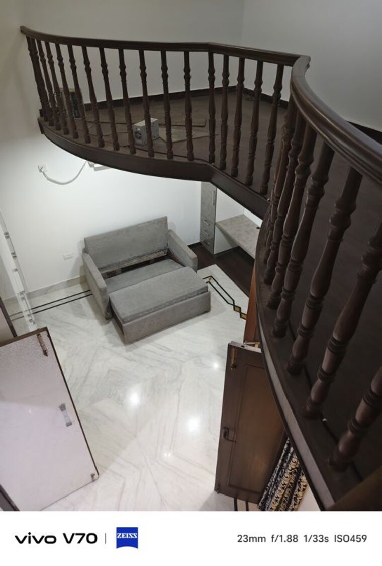 Living Room, sector 27 6+ Bedroom 202 Sq.Yd. Villa In Sector 27 Noida 10755308