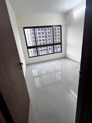 Room in 1 BHK Apartment at Siddha Sky, Sion – for Rent