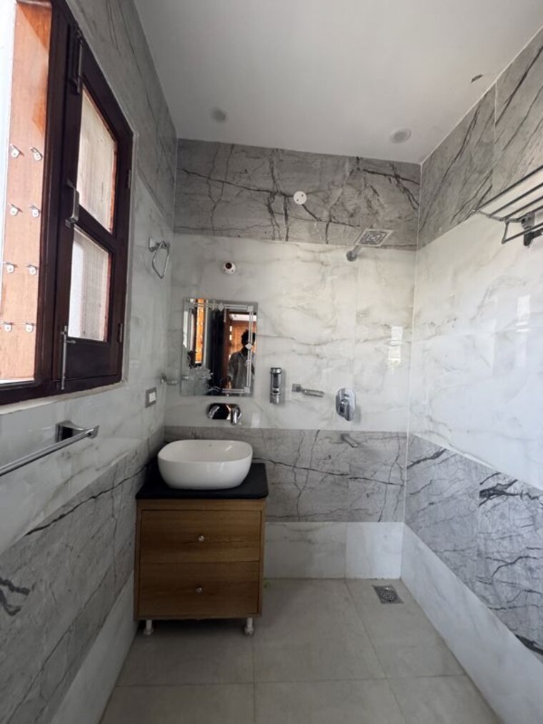 Bathroom, sector 17 3 Bedroom 2100 Sq.Ft. Builder Floor In Sector 17 Panchkula 10755341