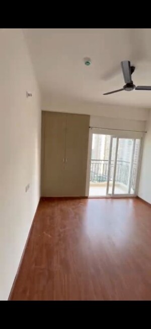 Room in 2 BHK Apartment at Amrapali Verona Heights Phase II, Amrapali Leisure Valley – for Rent