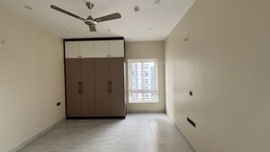 Room in 4 BHK Apartment at Sumadhura Olumpus, Financial District – for Rent