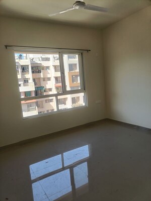 Room in 2 BHK Apartment at Puraniks Abitante Fiore, Bavdhan – for Rent