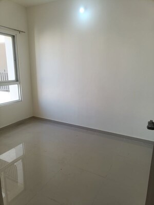 Room in 2 BHK Apartment at Puraniks Abitante Fiore, Bavdhan – for Rent