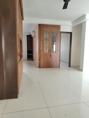 Room in 3.5 BHK Apartment at Aparna Luxor Park, Kondapur – for Rent