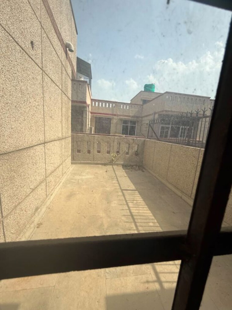 Exterior View, sector 135 4 Bedroom 180 Sq.Mt. Villa In Sector 135 Noida 10755404