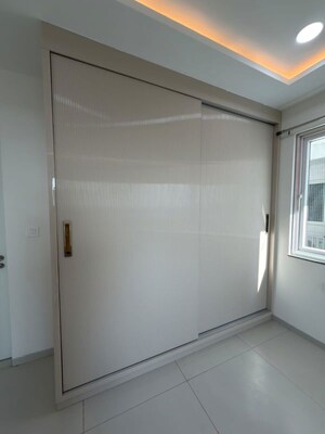 Room in 3 BHK Apartment at Jayabheri The Nirvana, Gopanpally – for Rent
