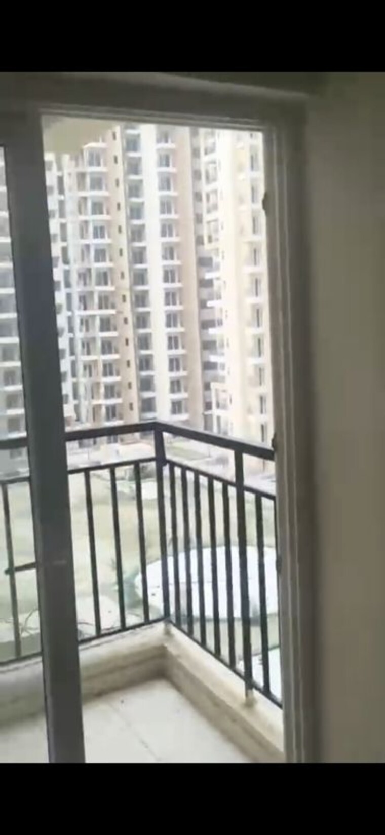 Balcony, amrapali-verona-heights 2.5 Bedroom 1000 Sq.Ft. Apartment In Tech Zone 4 Greater Noida Greater Noida 10755441
