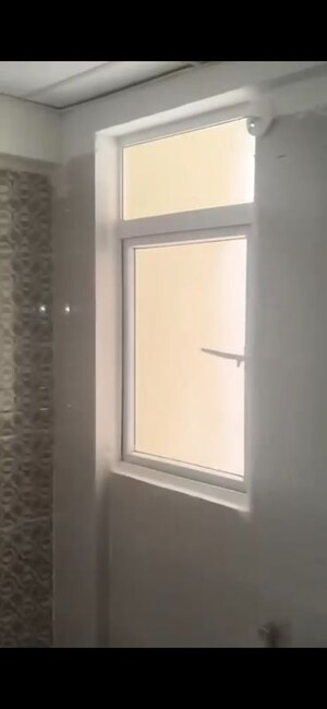 Room in 2.5 BHK Apartment at Amrapali Verona Heights, Tech Zone 4 Greater Noida – for Rent