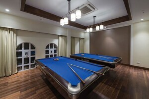Furnished Amenities in 3 BHK Apartment at DLF Regal Gardens, Sector 90 – for Rent