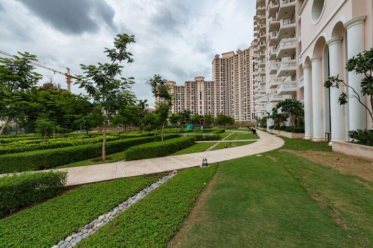 Garden, dlf-regal-gardens 3 Bedroom 1818 Sq.Ft. Apartment In Sector 90 Gurgaon 10744563