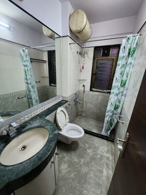 Team Area in 2 BHK Apartment at Raheja Sherwood, Goregaon East – for Rent