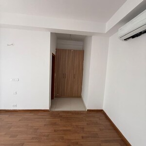 Room in 3 BHK Apartment at Ansal API Esencia, Sector 67 – for Rent