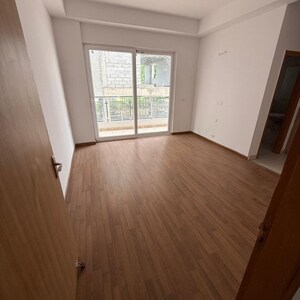 Room in 3 BHK Apartment at Ansal API Esencia, Sector 67 – for Rent