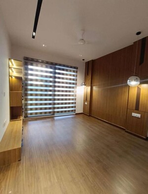 Room in 1 BHK Apartment at Ansal Plaza Sector-23, Sector 23 – for Rent