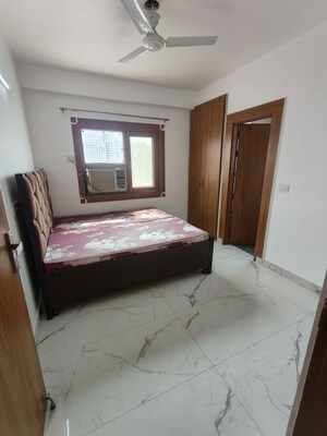 Room in 2 BHK Builder Floor at Saket – for Rent