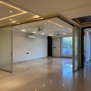 Living Room in 4 BHK Apartment at Vipul World Floors, Sector 48 – for Rent