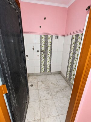 Attached Bathroom in 2 BHK Builder Floor at Uttam Nagar – for Rent