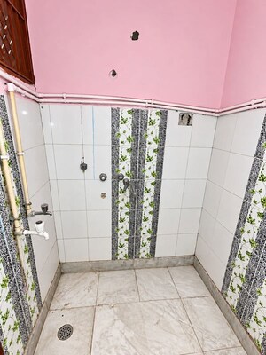  2 BHK Builder Floor at Uttam Nagar – for Rent