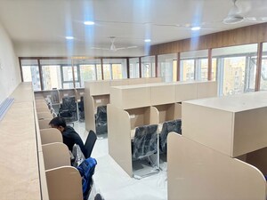  Office Space For Rent in Naranpura