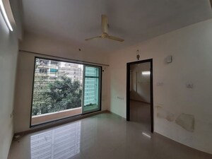 1 BHK Apartment For Rent in Spring Grove Uno Society, Kandivali East