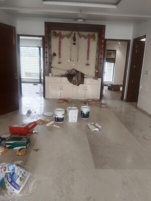 Living Room in 4 BHK Builder Floor at Sector 46 – for Rent