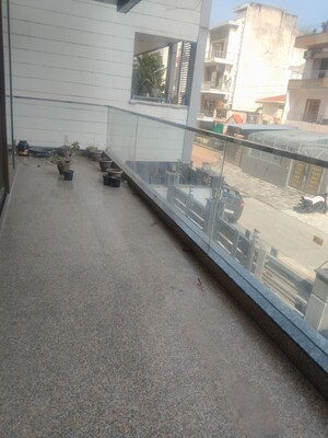Balcony in 4 BHK Builder Floor at Sector 46 – for Rent