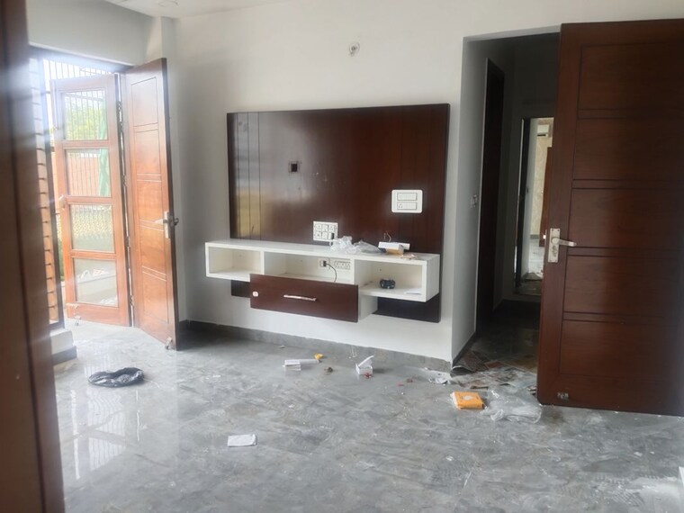 Living Room, sector 46 4 Bedroom 360 Sq.Yd. Builder Floor In Sector 46 Faridabad 10755665