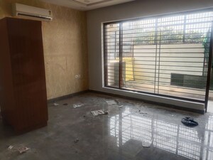 Room in 4 BHK Builder Floor at Sector 46 – for Rent