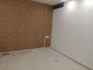 Room in 4 BHK Builder Floor at Sector 46 – for Rent