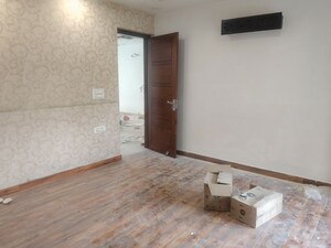 Room in 4 BHK Builder Floor at Sector 46 – for Rent