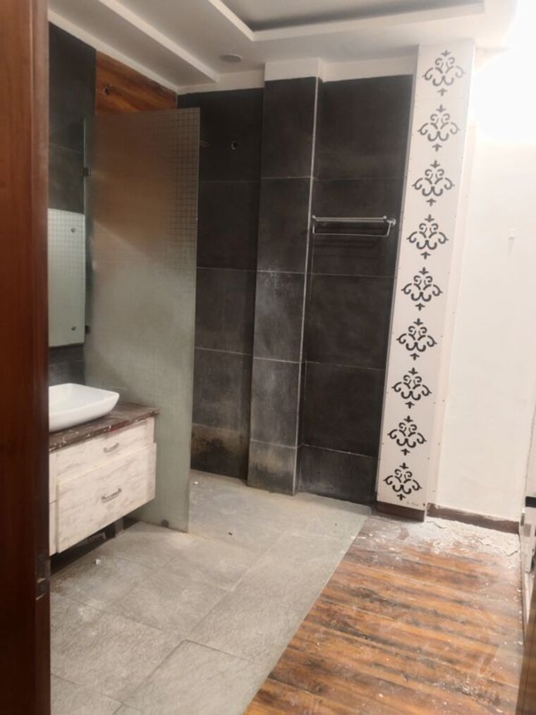 Bathroom, sector 46 4 Bedroom 360 Sq.Yd. Builder Floor In Sector 46 Faridabad 10755665