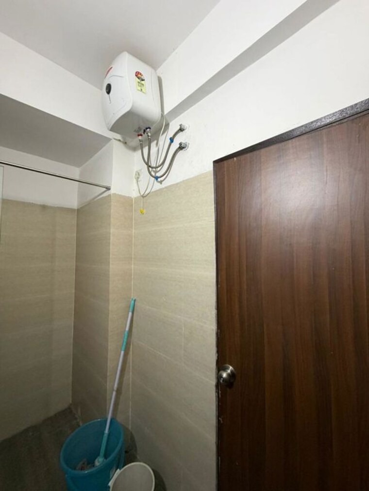 Bathroom, umang-winter-hills 2 Bedroom 1342 Sq.Ft. Apartment In Sector 77 Gurgaon 10755669