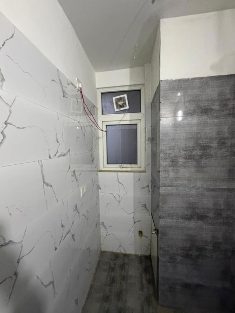 Bathroom, umang-winter-hills 2 Bedroom 1342 Sq.Ft. Apartment In Sector 77 Gurgaon 10755669