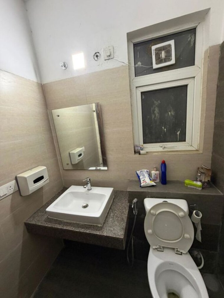 Bathroom, umang-winter-hills 2 Bedroom 1342 Sq.Ft. Apartment In Sector 77 Gurgaon 10755669