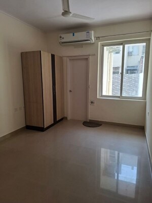 Room in 5 BHK Villa at Unitech Espace Nirvana Country, Sector 50 – for Sale