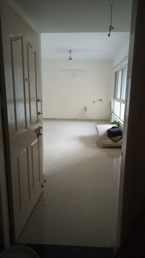 Room in 2 BHK Apartment at Mind Space Queenstown, Chinchwad – for Rent