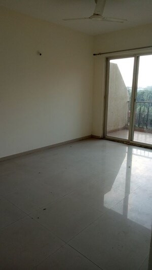 Room in 2 BHK Apartment at Mind Space Queenstown, Chinchwad – for Rent