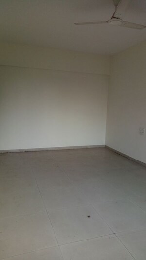 Room in 2 BHK Apartment at Mind Space Queenstown, Chinchwad – for Rent
