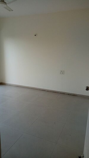 Room in 2 BHK Apartment at Mind Space Queenstown, Chinchwad – for Rent