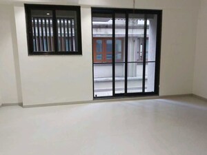 Room in 3 BHK Apartment at Abhinandan Swami, Sion West – for Sale