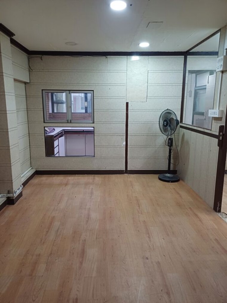 Bathroom, andheri-industrial-estate Commercial Office Space 1300 Sq.Ft. In Andheri West Mumbai 10755754