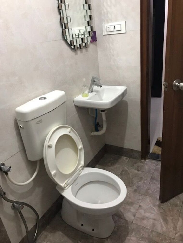 Bathroom, sabari-shaan 1 Bedroom 484 Sq.Ft. Apartment In Chembur Mumbai 10755760